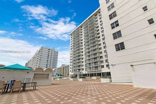$599,000 | 5701 Collins Avenue, Unit 1707, Miami Beach, FL 33140