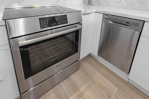 $599,000 | 5701 Collins Avenue, Unit 1707, Miami Beach, FL 33140