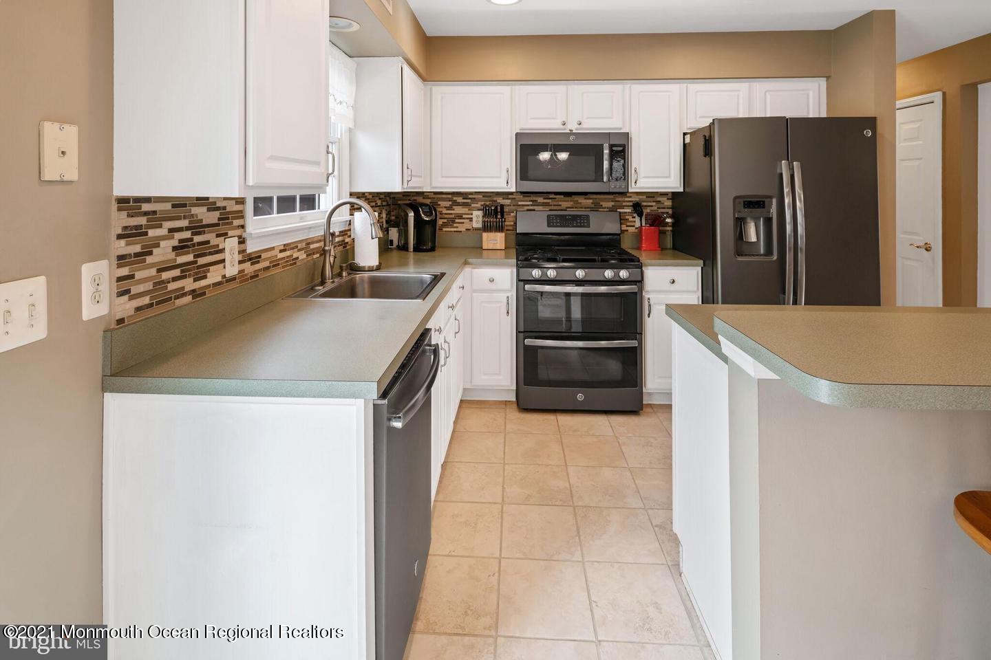 176 Dolphin Road Manahawkin, NJ 08050 - Photo 14 of 53 15
