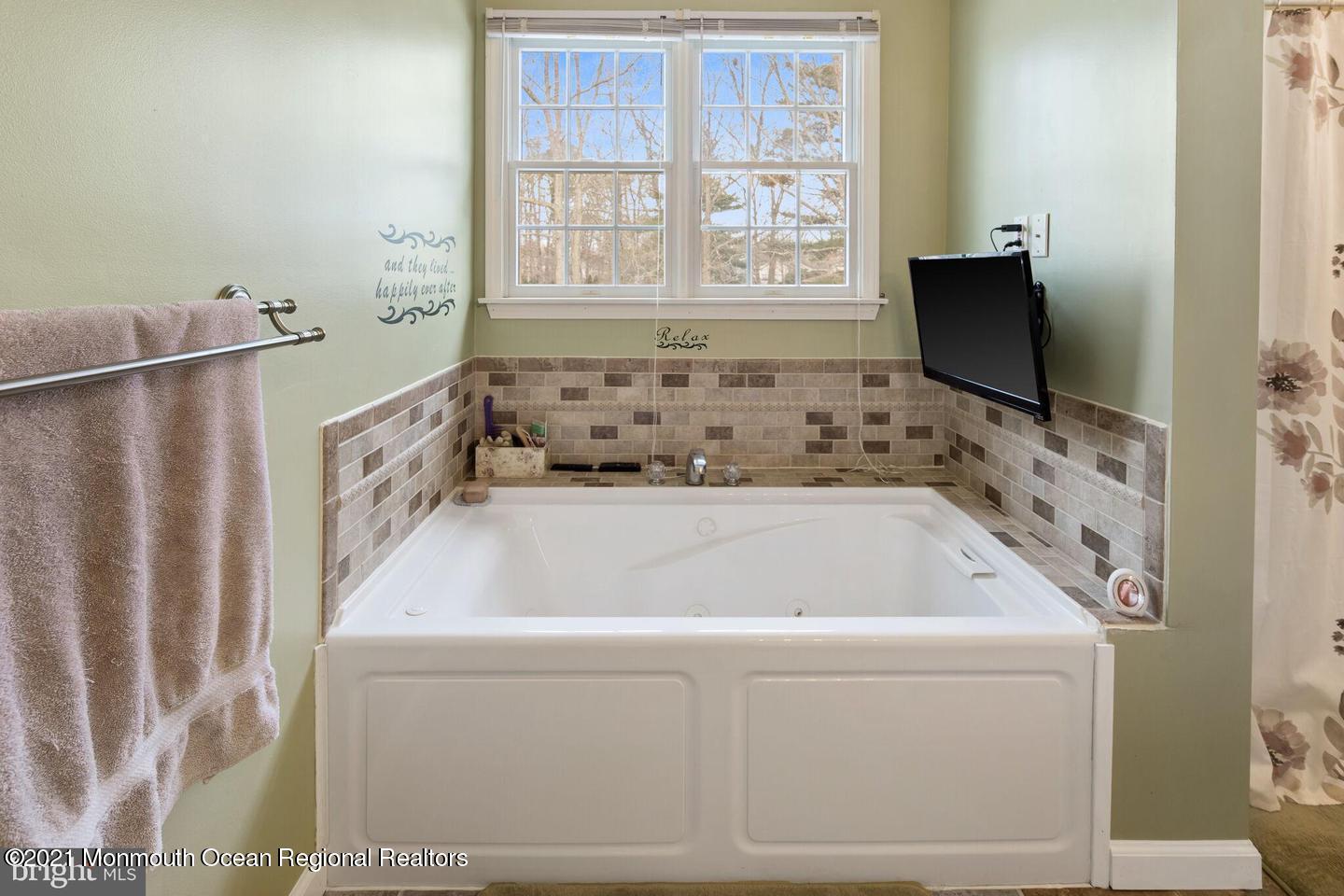 176 Dolphin Road Manahawkin, NJ 08050 - Photo 38 of 53 39