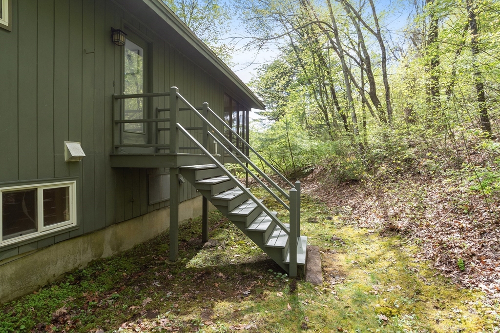 86 Framingham Road Southborough, MA 01772 - Photo 33 of 36