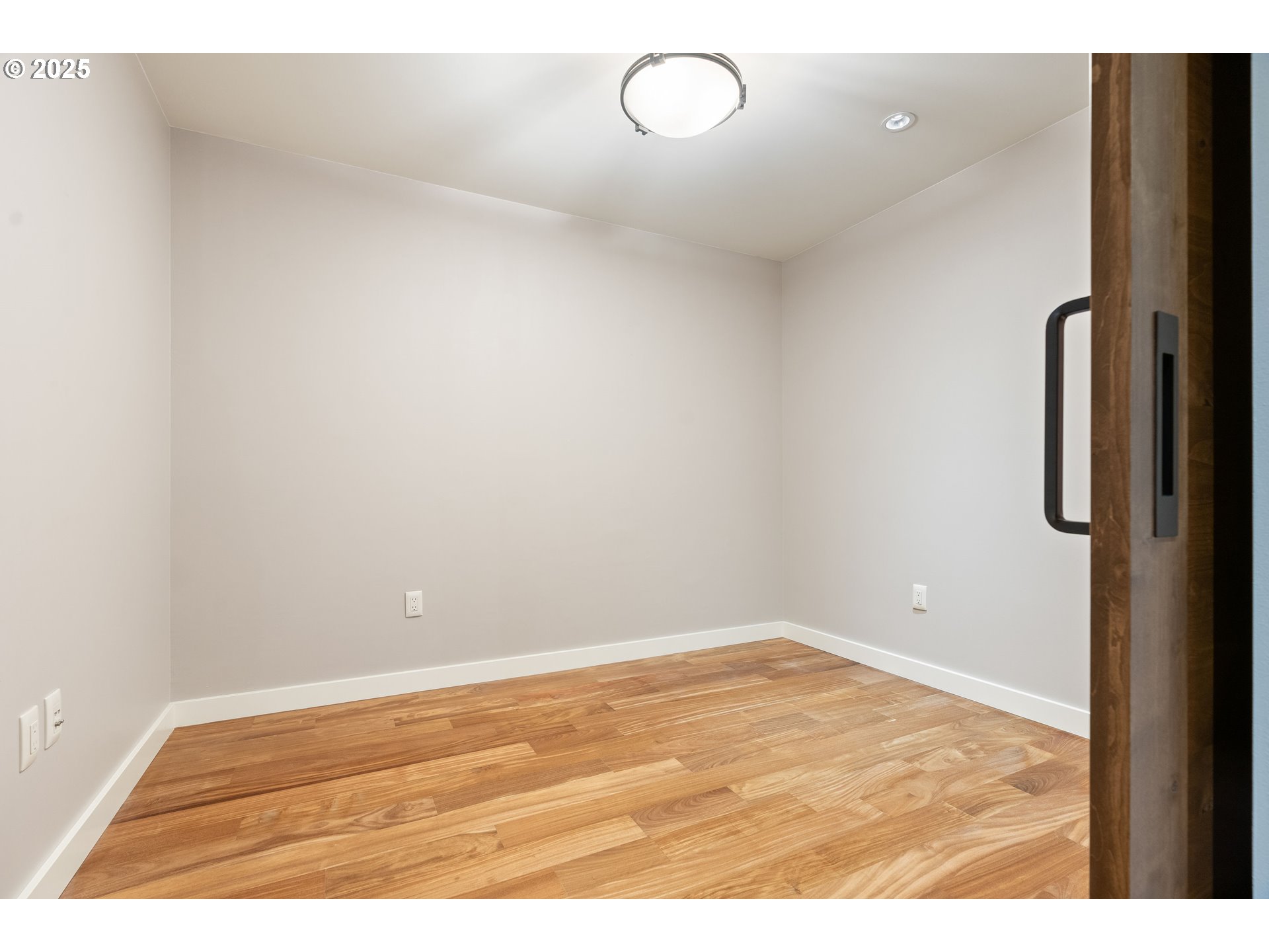 841 Southwest Gaines Street, Unit 405 Portland, OR 97239 - Photo 30 of 44 Gallery Image 30