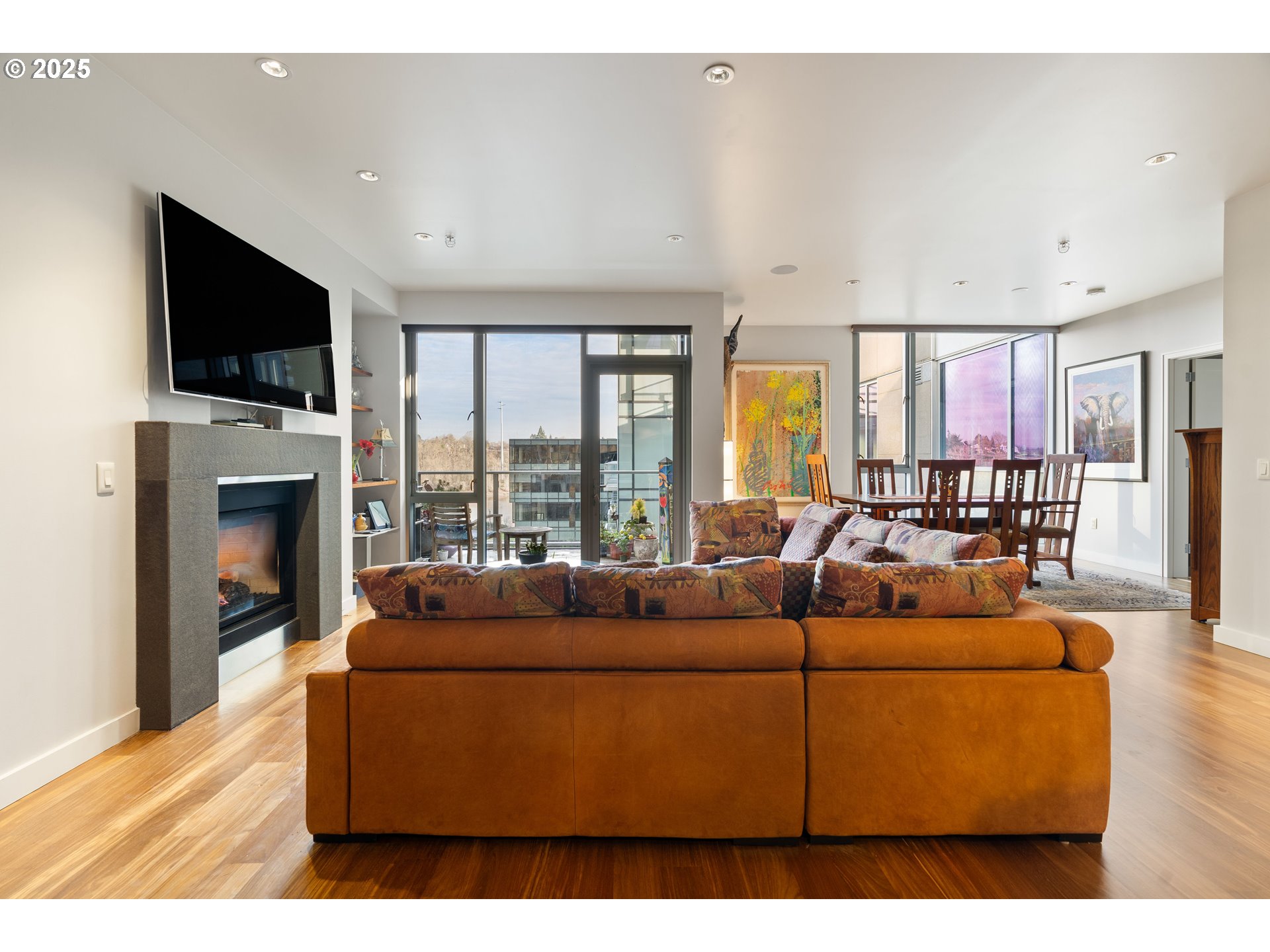 841 Southwest Gaines Street, Unit 405 Portland, OR 97239 - Photo 3 of 44 Gallery Image 3