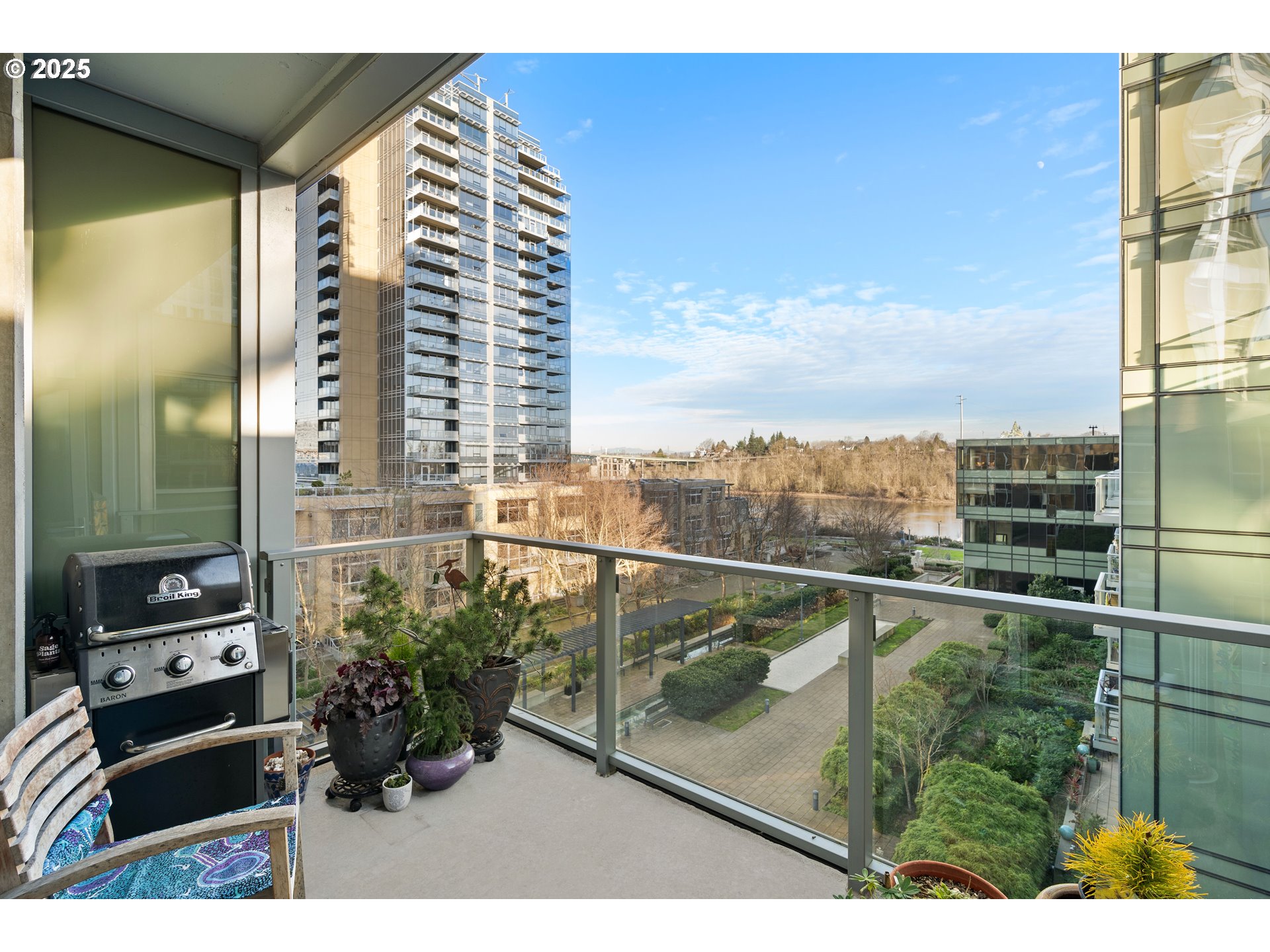 841 Southwest Gaines Street, Unit 405 Portland, OR 97239 - Photo 5 of 44 Gallery Image 5