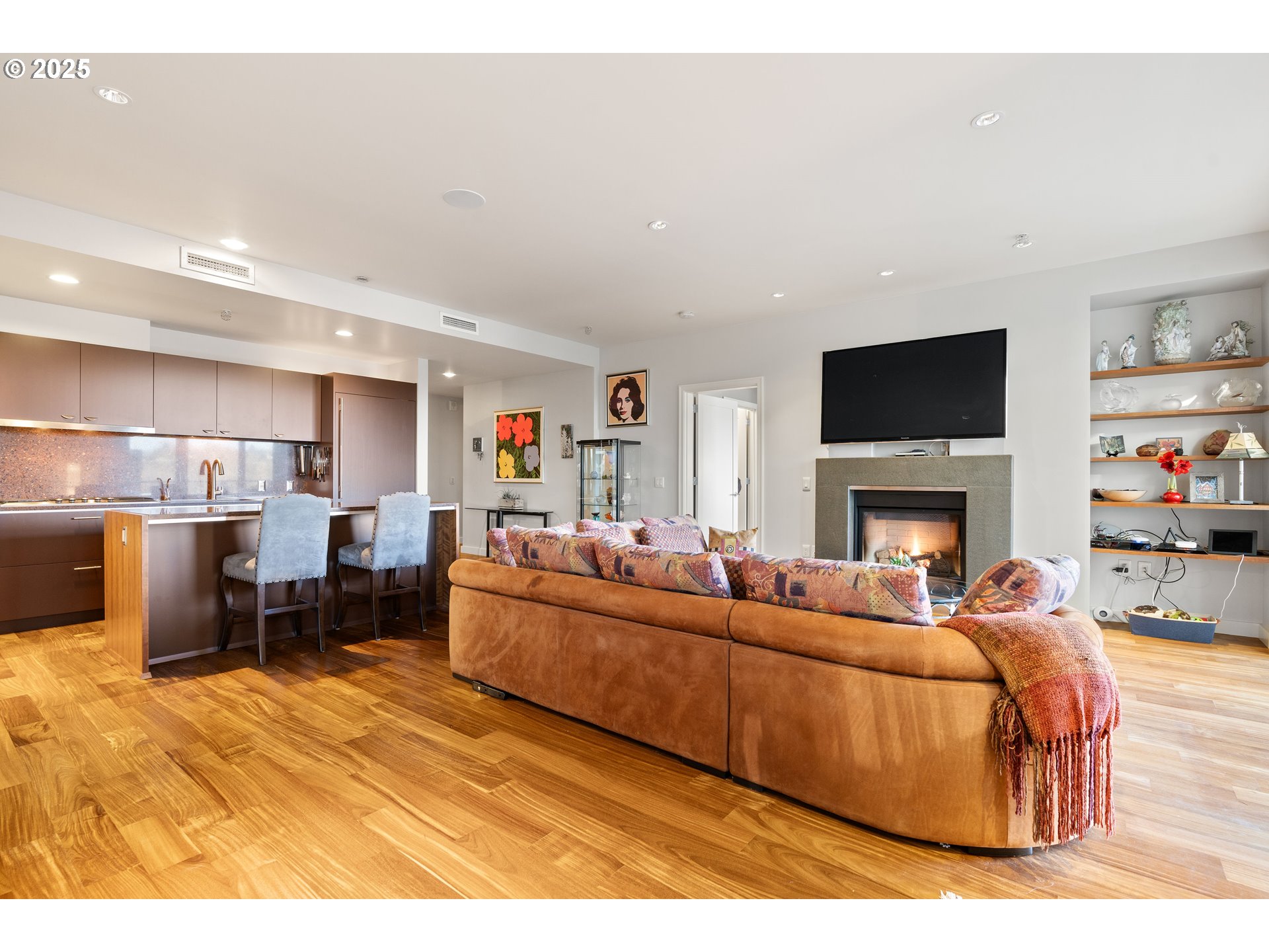 841 Southwest Gaines Street, Unit 405 Portland, OR 97239 - Photo 7 of 44 Gallery Image 7