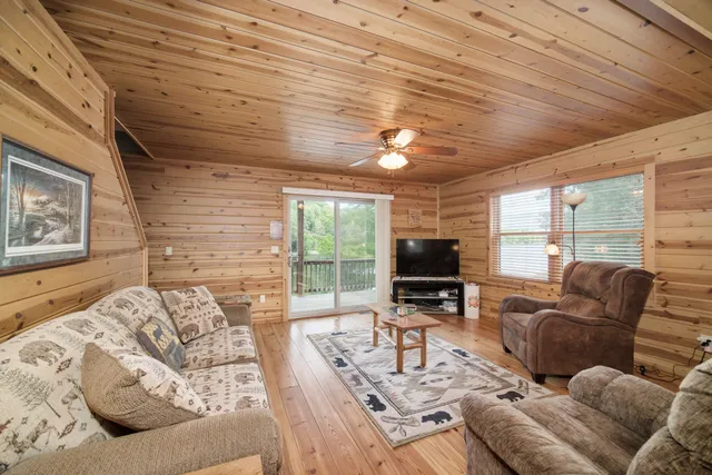 $399,000 | 6124 North Larson Road, Fountain, MI 49410