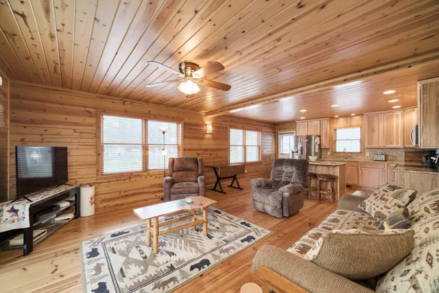 $399,000 | 6124 North Larson Road, Fountain, MI 49410