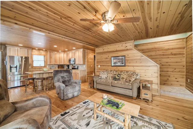 $399,000 | 6124 North Larson Road, Fountain, MI 49410