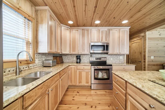 $399,000 | 6124 North Larson Road, Fountain, MI 49410