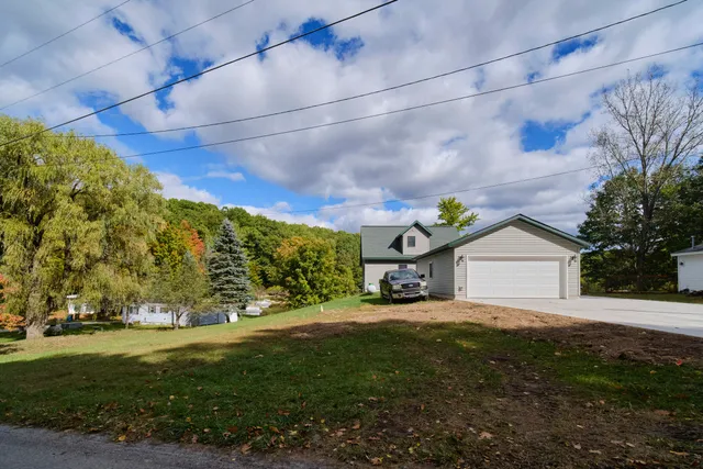 $399,000 | 6124 North Larson Road, Fountain, MI 49410