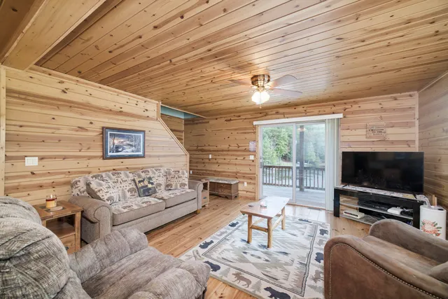 $399,000 | 6124 North Larson Road, Fountain, MI 49410