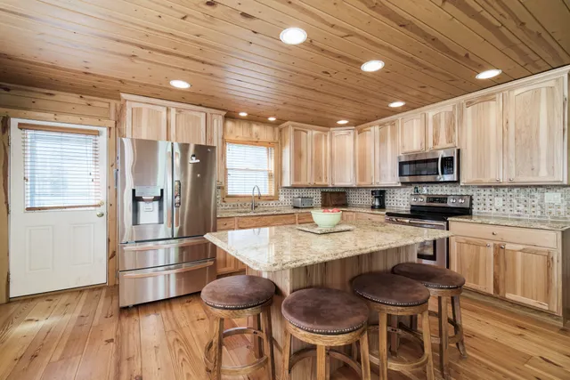 $399,000 | 6124 North Larson Road, Fountain, MI 49410