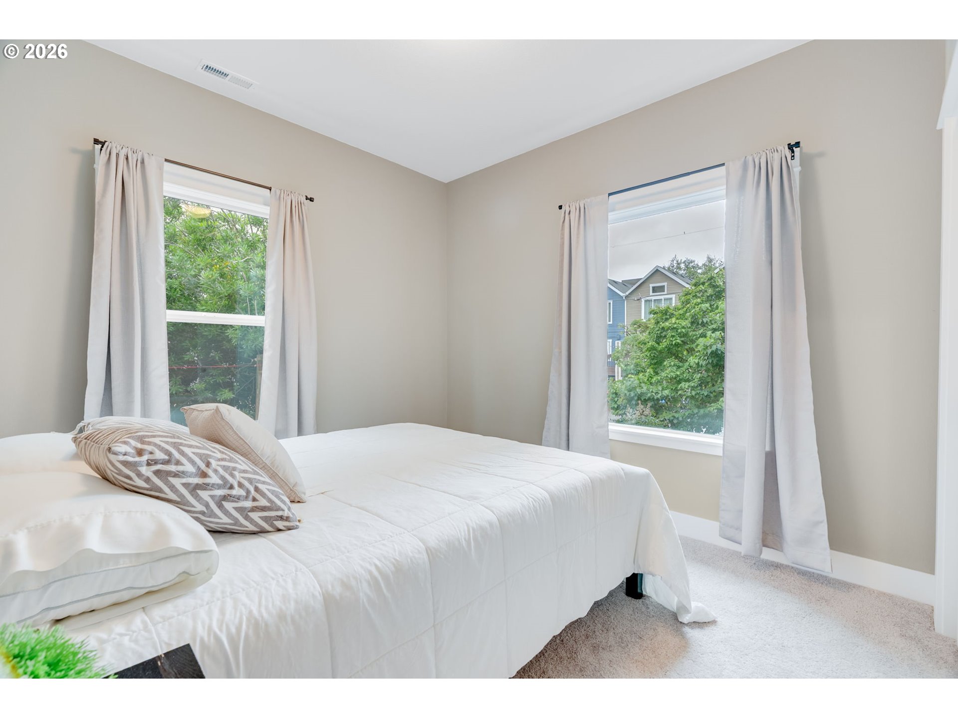 446 Northeast Cook Street Portland, OR 97212 - Photo 17 of 34 Bedroom