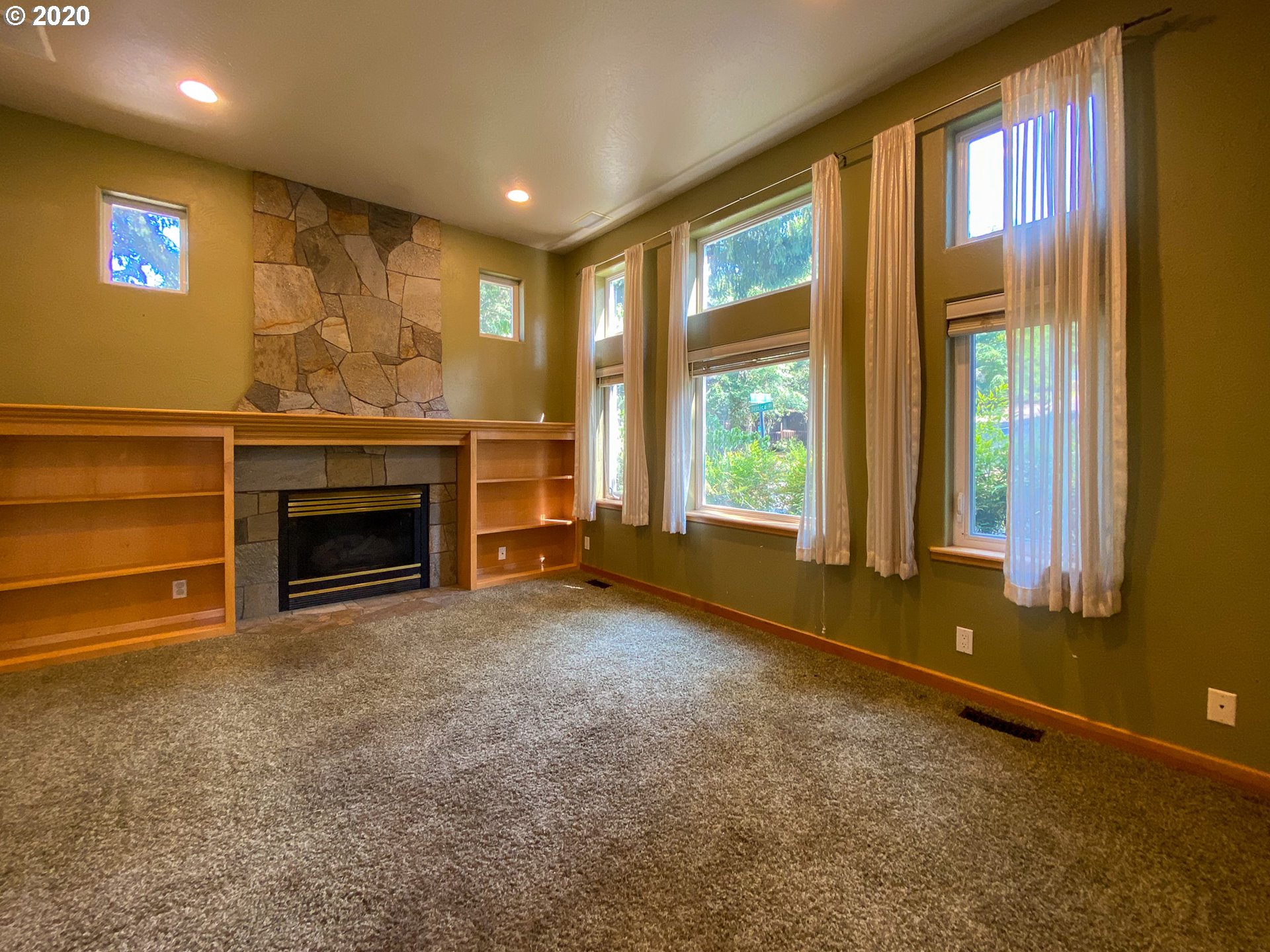 6906 Jessica Drive Springfield, OR 97478 - Photo 7 of 19 Gallery Image 7