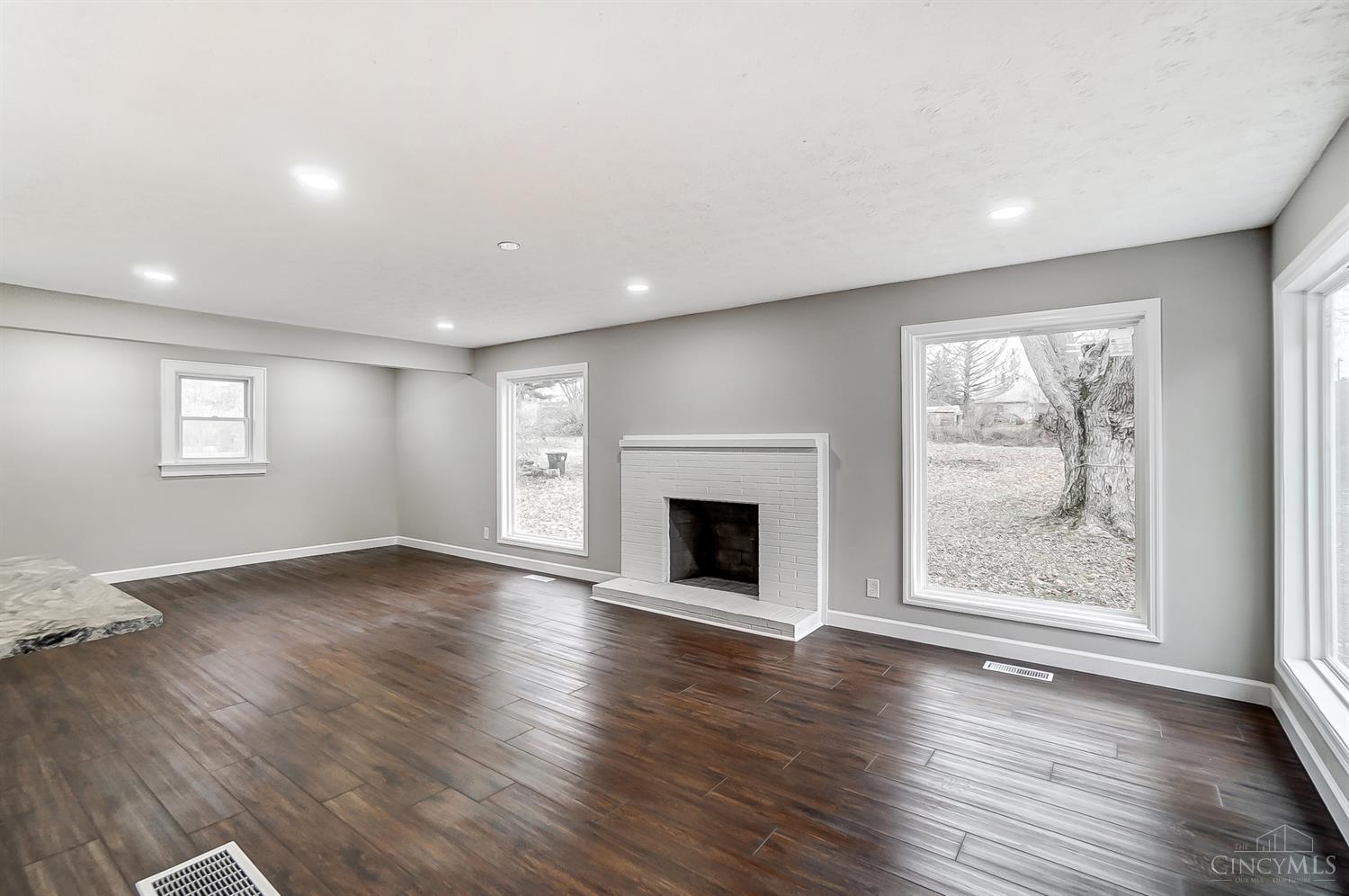 409 Burton Road Middletown, OH 45044 - Photo 14 of 26 Gallery Image 14