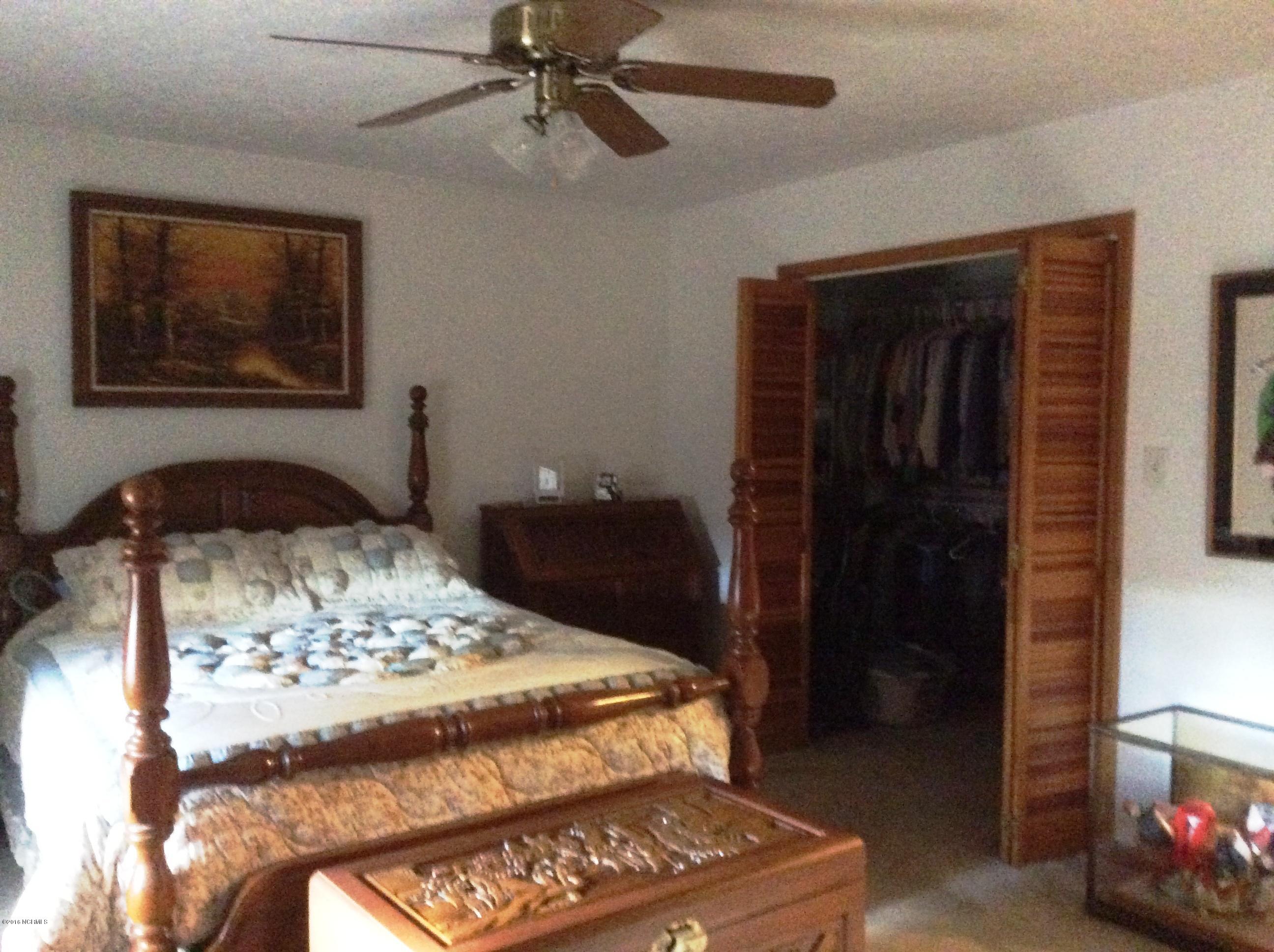 136 Manchester Road Havelock, NC 28532 - Photo 11 of 19 principal bedroom