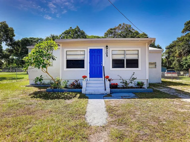 $275,000 | 305 North 13th Street, Fort Pierce, FL 34950