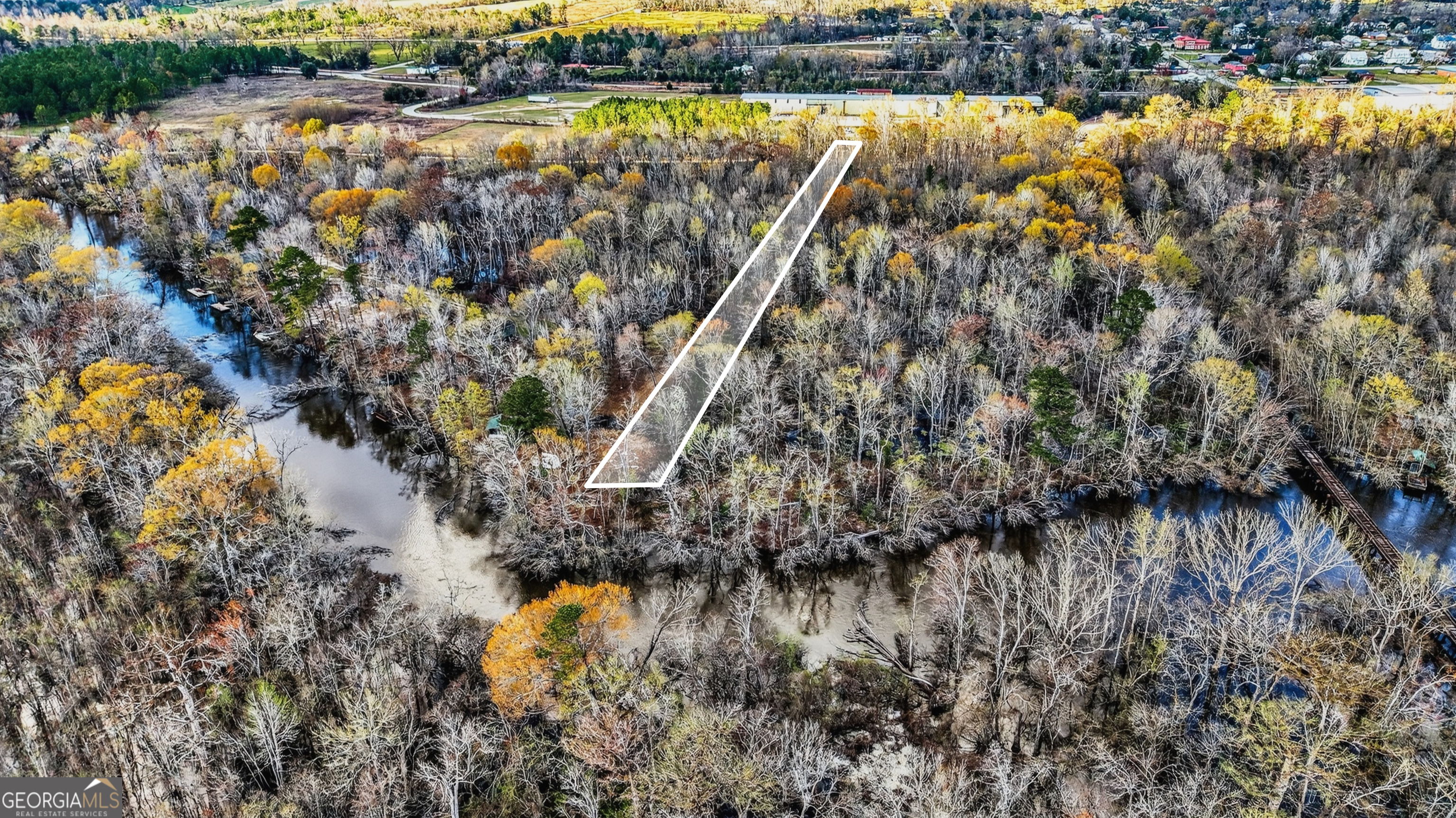 Lines are approximate. Buyer to verify.