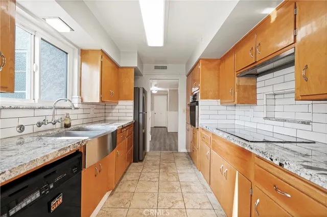 $510,000 | 12031 Beverly Boulevard, Unit 2F, Whittier, CA 90601