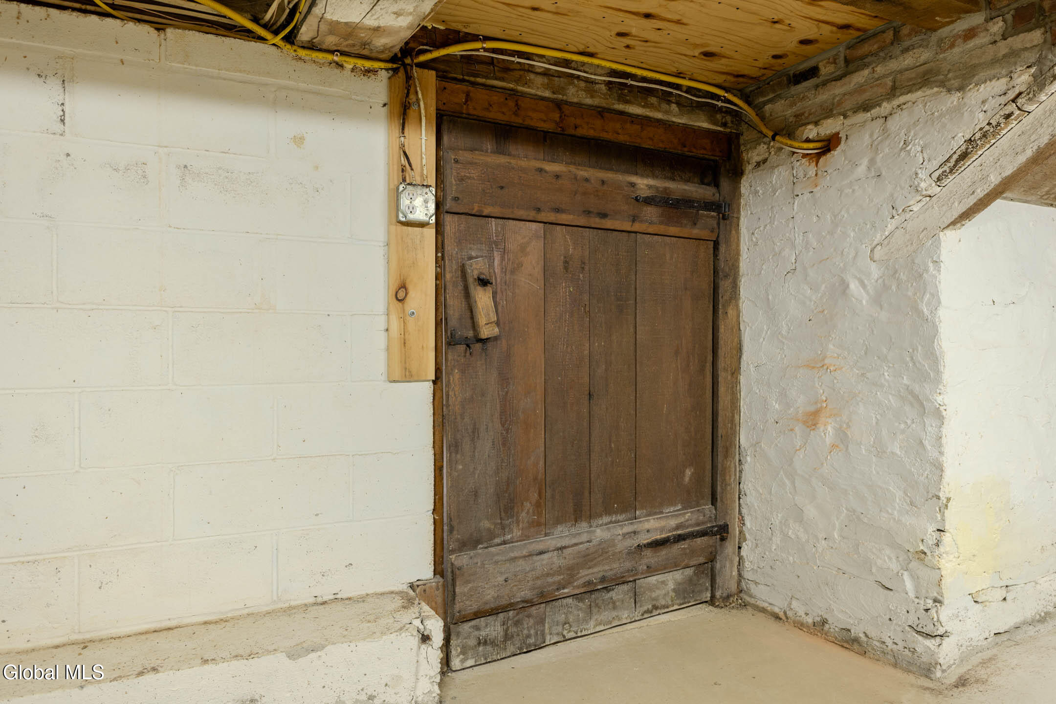 6468 Frenchs Hollow Road Altamont, NY 12009 - Photo 38 of 47 6468 French's Hollow Rd Bilco