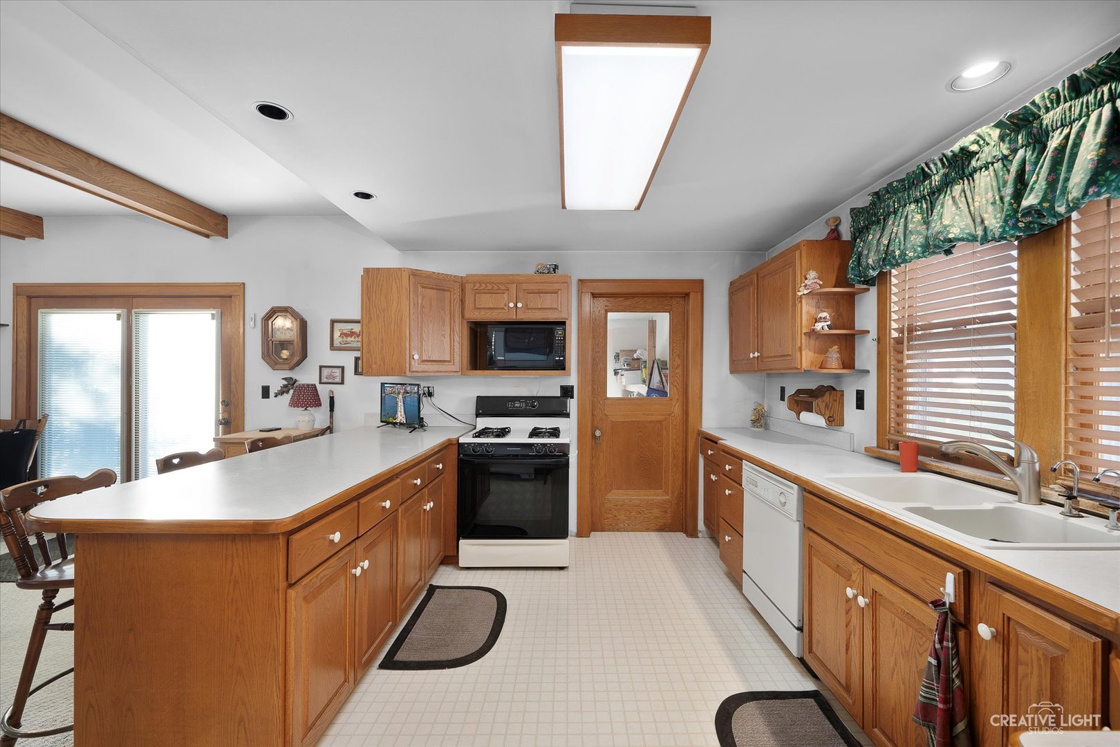 1440 Church Road Aurora, IL 60505 - Photo 8 of 38 Gallery Image 8