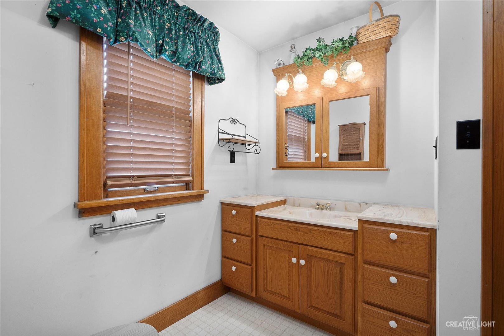 1440 Church Road Aurora, IL 60505 - Photo 10 of 38 Gallery Image 10
