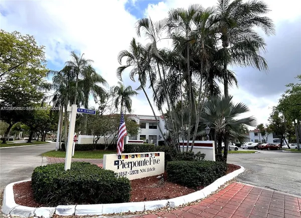 $2,600 | 11905 Northwest 11th Street, Unit 11905, Pembroke Pines, FL 33026