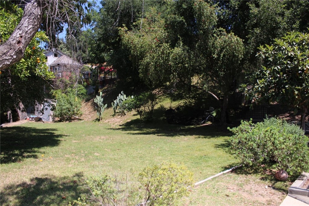 0 Woodcliffe Road Pasadena, CA 91105 - Photo 5 of 18 a view of backyard with green space