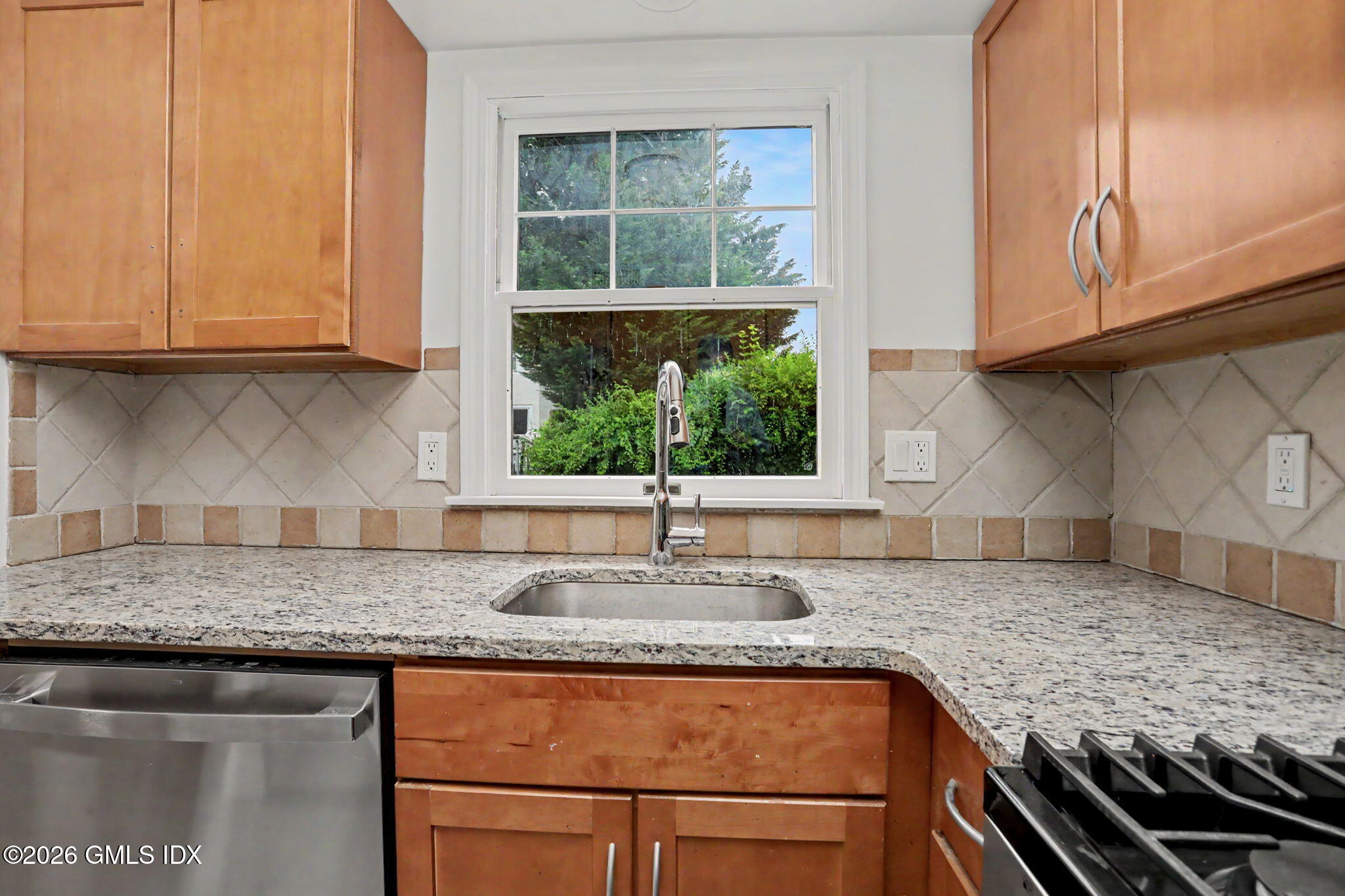 70 Ritch Avenue, Unit C Greenwich, CT 06830 - Photo 10 of 34 23-web-or-mls-70-ritch-ave-w-unit-c