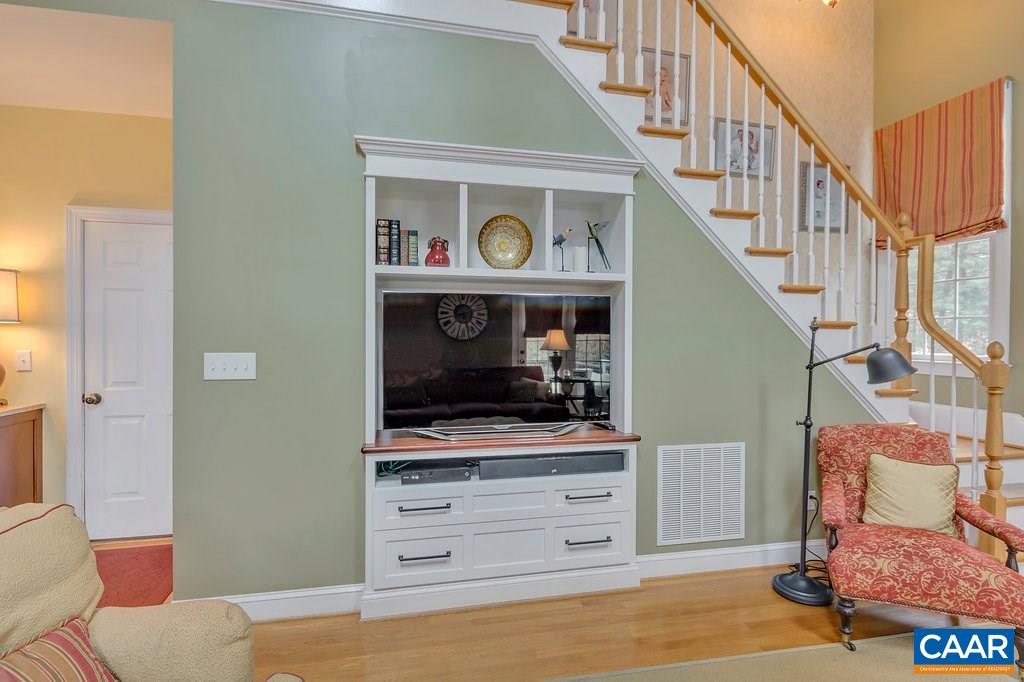 2305 Walnut Ridge Lane Charlottesville, VA 22911 - Photo 8 of 45 Gallery Image 8