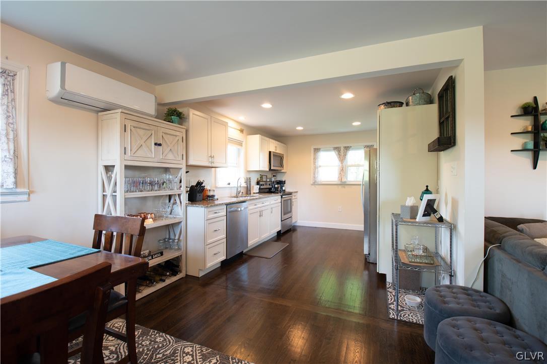 159 Pleasant Road Bangor, PA 18013 - Photo 4 of 39 Gallery Image 4