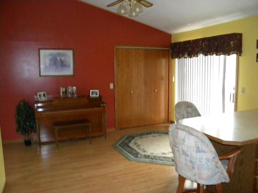 25425 Indian Ridge Road Sterling, IL 61081 - Photo 3 of 12 a living room with furniture and window