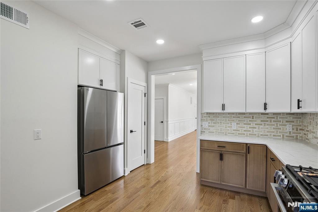 318 East Halsey Road Parsippany, NJ 07054 - Photo 14 of 38