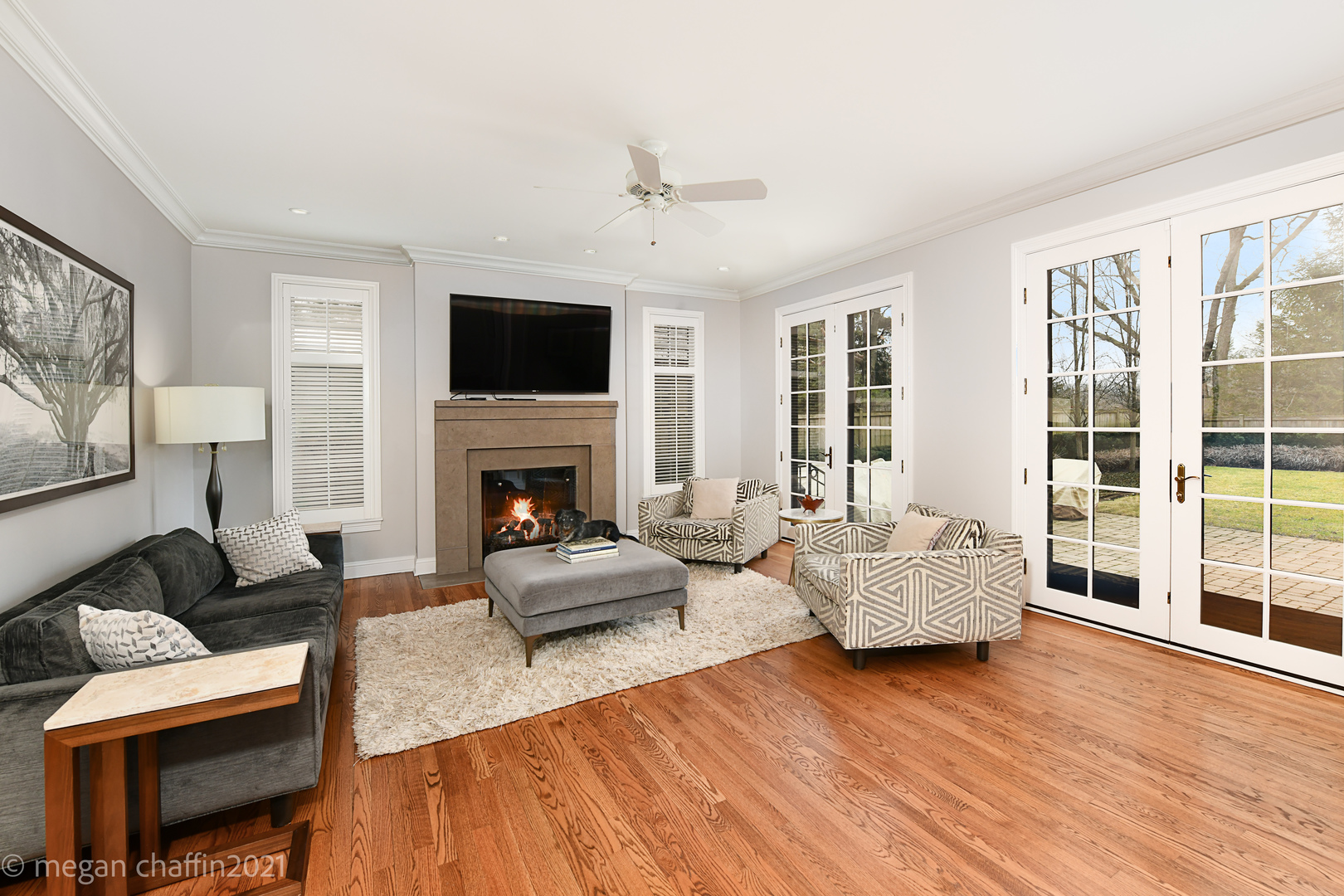 102 Church Road Winnetka, IL 60093 - Photo 19 of 46 a living room with furniture fireplace and flat screen tv