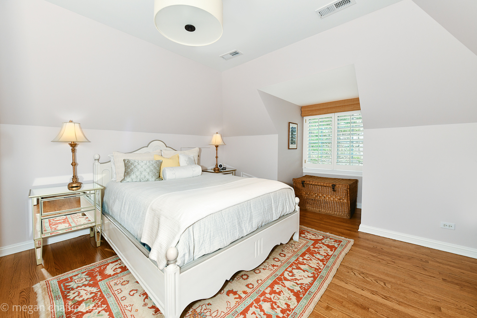 102 Church Road Winnetka, IL 60093 - Photo 30 of 46 a bedroom with a bed and a window