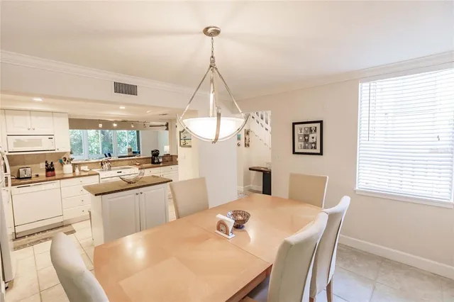 $9,500 | 1207 East Peppertree Drive, Unit 231, Sarasota, FL 34242