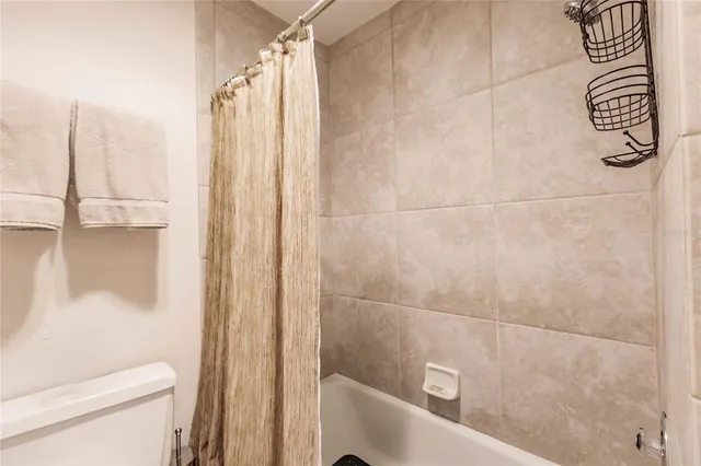 $9,500 | 1207 East Peppertree Drive, Unit 231, Sarasota, FL 34242