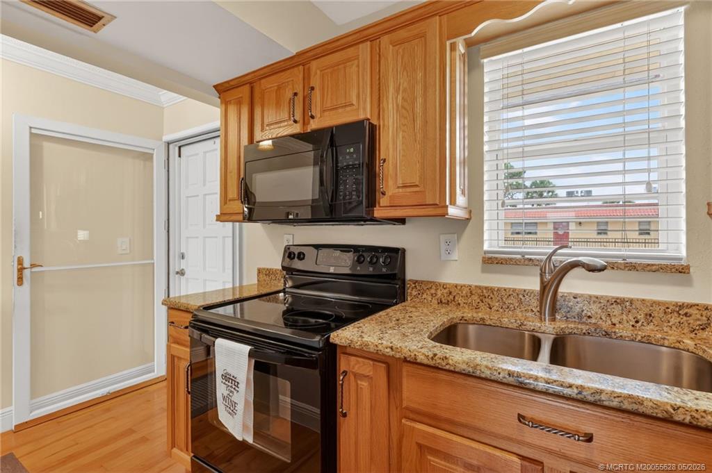 1985 Southwest Palm City Road, Unit J Stuart, FL 34994 - Photo 6 of 32