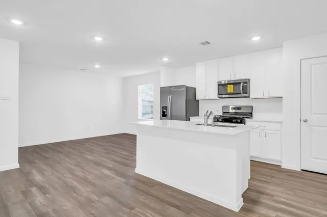 $2,550 | 40834 Hawthorne Glades, Magnolia, TX 77354