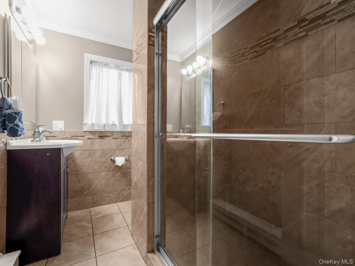 4 23rd Street Jericho, NY 11753 - Photo 9 of 42