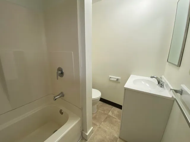 $1,674 | 143 Second Street, Unit 3, Manchester, NH 03102