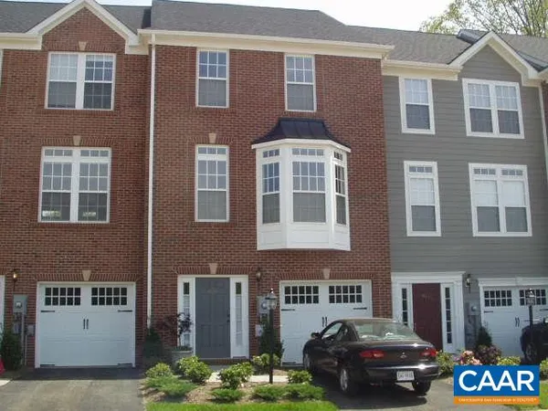 $3,200 | 813 Rainier Road, Charlottesville, VA 22903