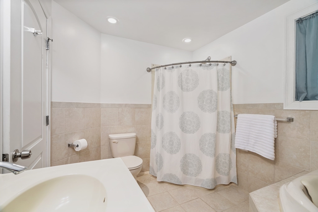 109 Georgia Road Tewksbury, MA 01876 - Photo 16 of 42 Gallery Image 16