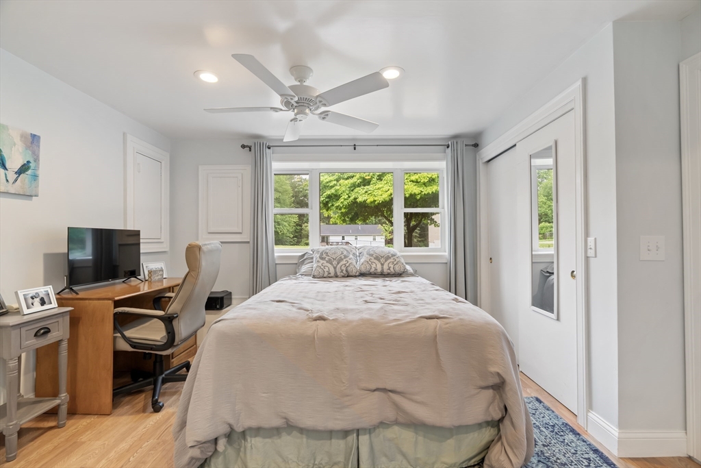 109 Georgia Road Tewksbury, MA 01876 - Photo 4 of 42 Gallery Image 4