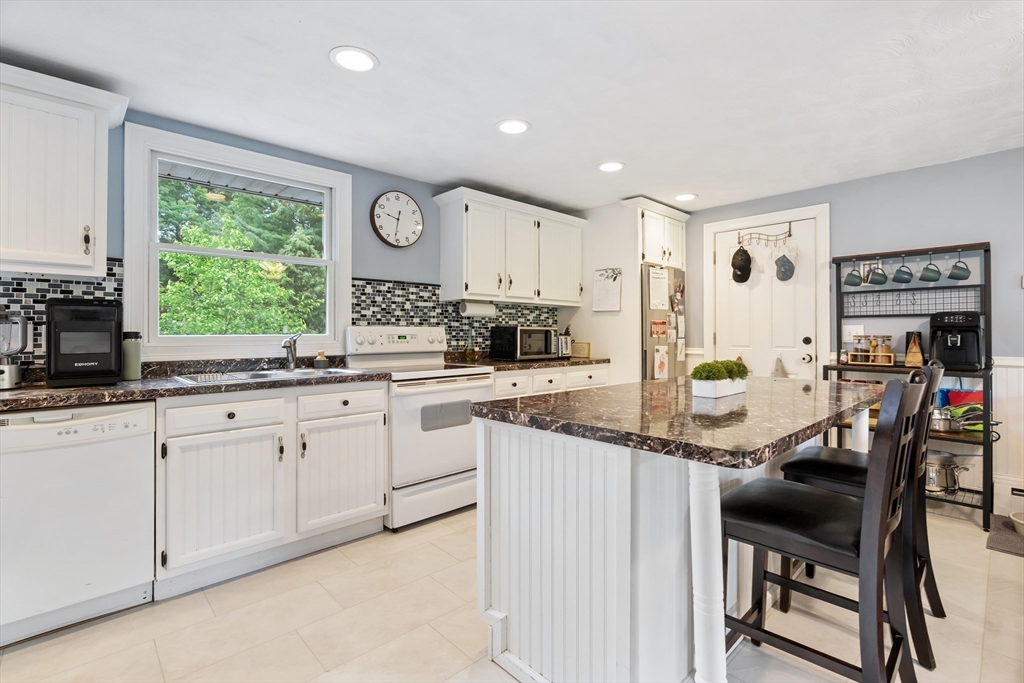 109 Georgia Road Tewksbury, MA 01876 - Photo 5 of 42 Gallery Image 5