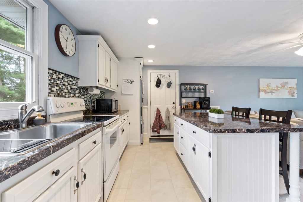 109 Georgia Road Tewksbury, MA 01876 - Photo 6 of 42 Gallery Image 6