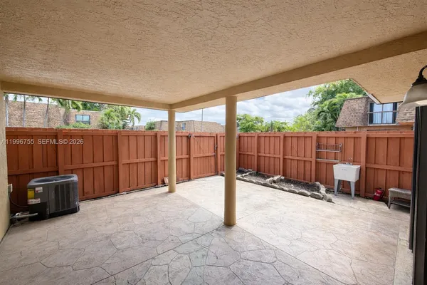 $2,850 | 2455 West 67th Place, Unit 1014, Hialeah, FL 33016