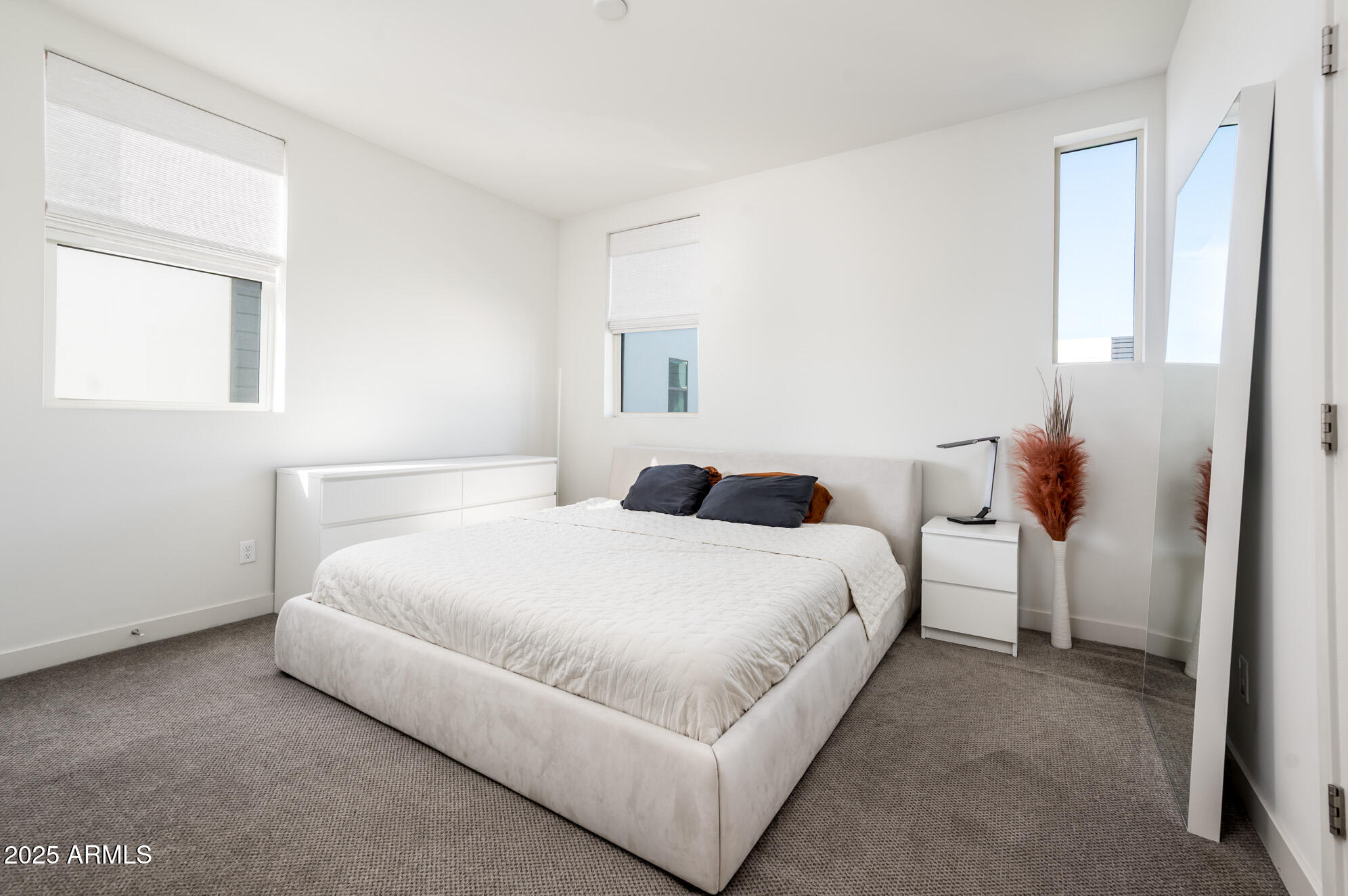 325 East Coronado Road, Unit 13 Phoenix, AZ 85004 - Photo 14 of 32 325 E Coronado Rd Unit 13 - MLS-21