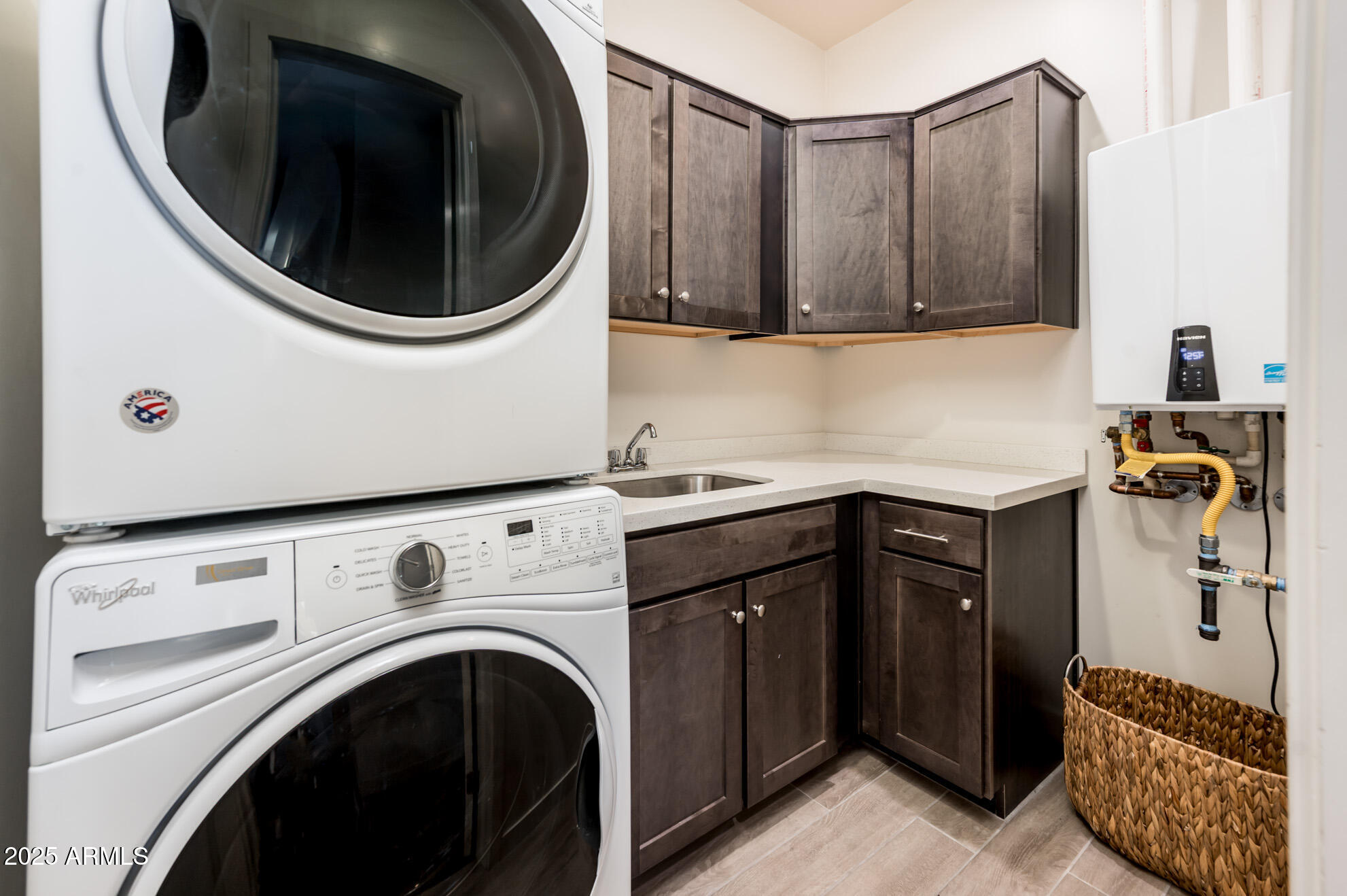 325 East Coronado Road, Unit 13 Phoenix, AZ 85004 - Photo 17 of 32 325 E Coronado Rd Unit 13 - MLS-31