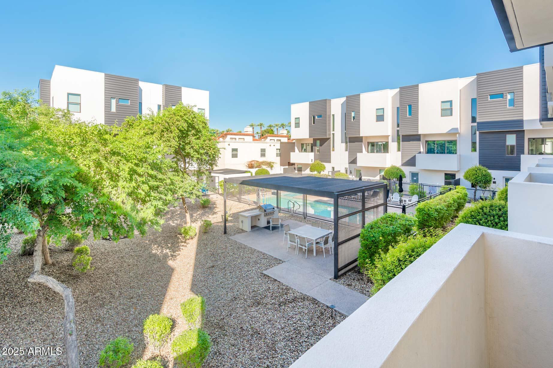 325 East Coronado Road, Unit 13 Phoenix, AZ 85004 - Photo 26 of 32 325 E Coronado Rd Unit 13 - MLS-35